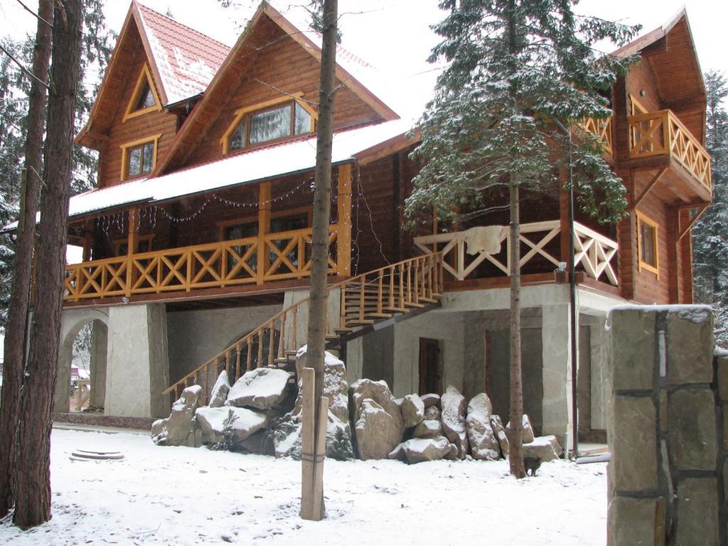 Hotel On Dovbush Path Jaremče Exteriér fotografie
